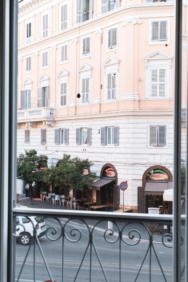 Royal Rooms - Elegante Appartamento Nel Cuore Di Roma Exterior photo