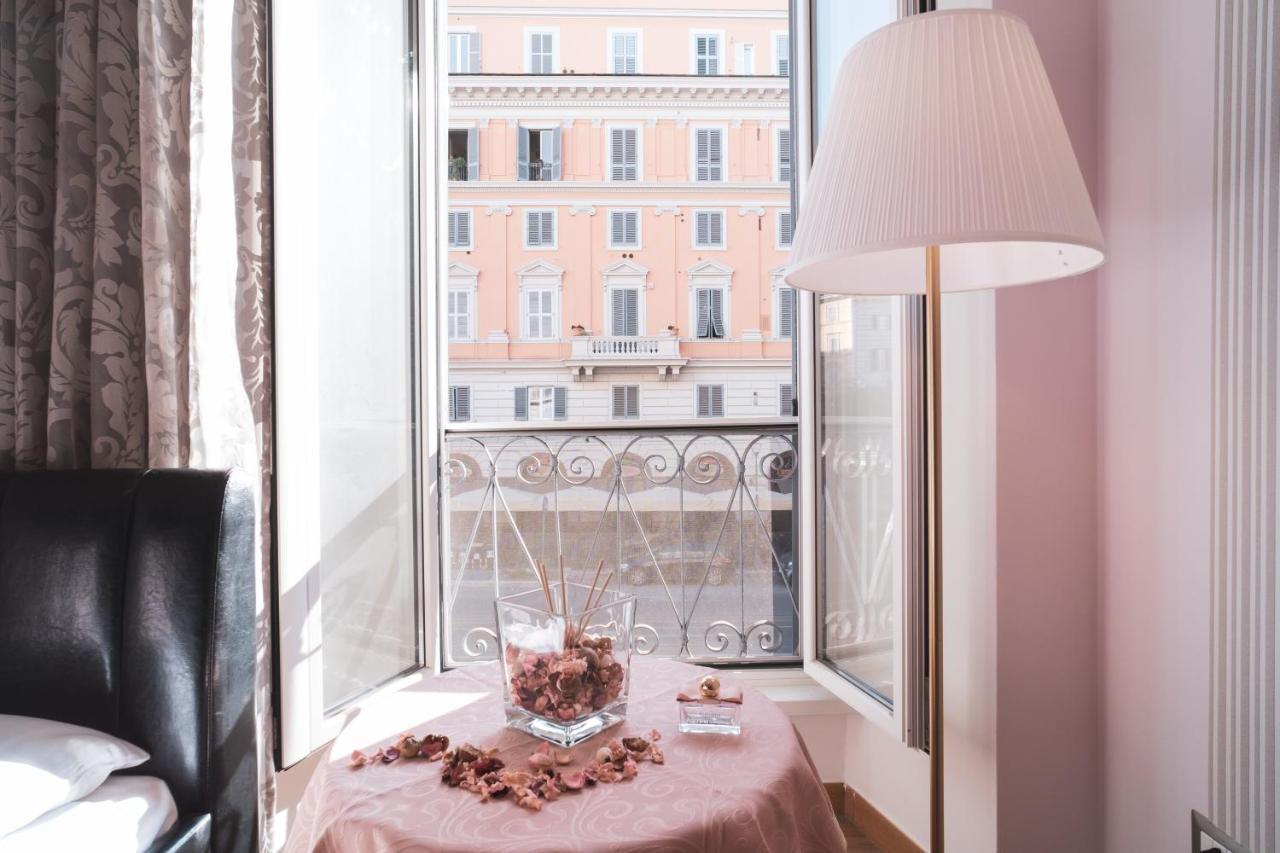 Royal Rooms - Elegante Appartamento Nel Cuore Di Roma Exterior photo